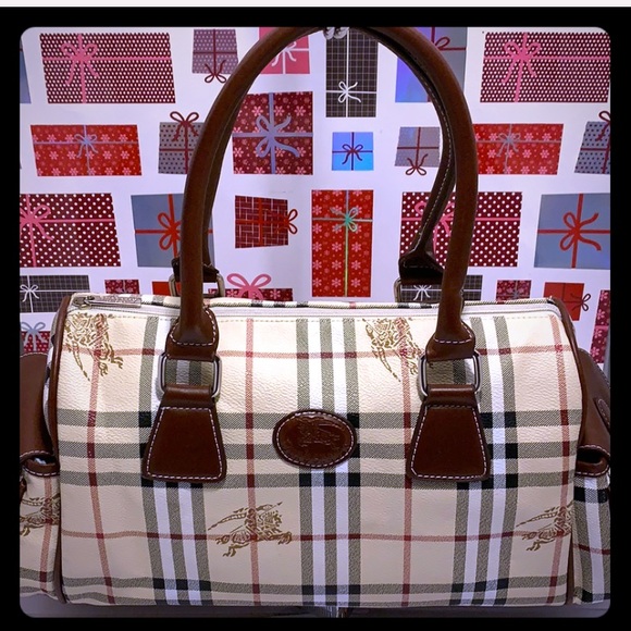 Burberry Of London Handbags - NEW Burberry Of London Shoulder Sachet